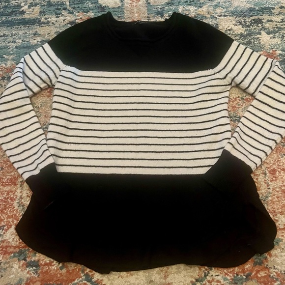 Stacatto stripped scoop bottom sweater. Size small. Excellent condition! - Picture 2 of 5